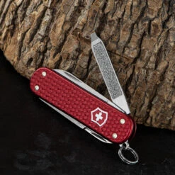 Victorinox Classic Precious Alox 22 Victorinox Classic Precious Alox -Knives Shop BMC 06221401G.3 82211.1648563199