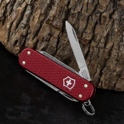 Victorinox Classic Precious Alox 20 Victorinox Classic Precious Alox -Knives Shop BMC 06221401G.4 37687.1648563199