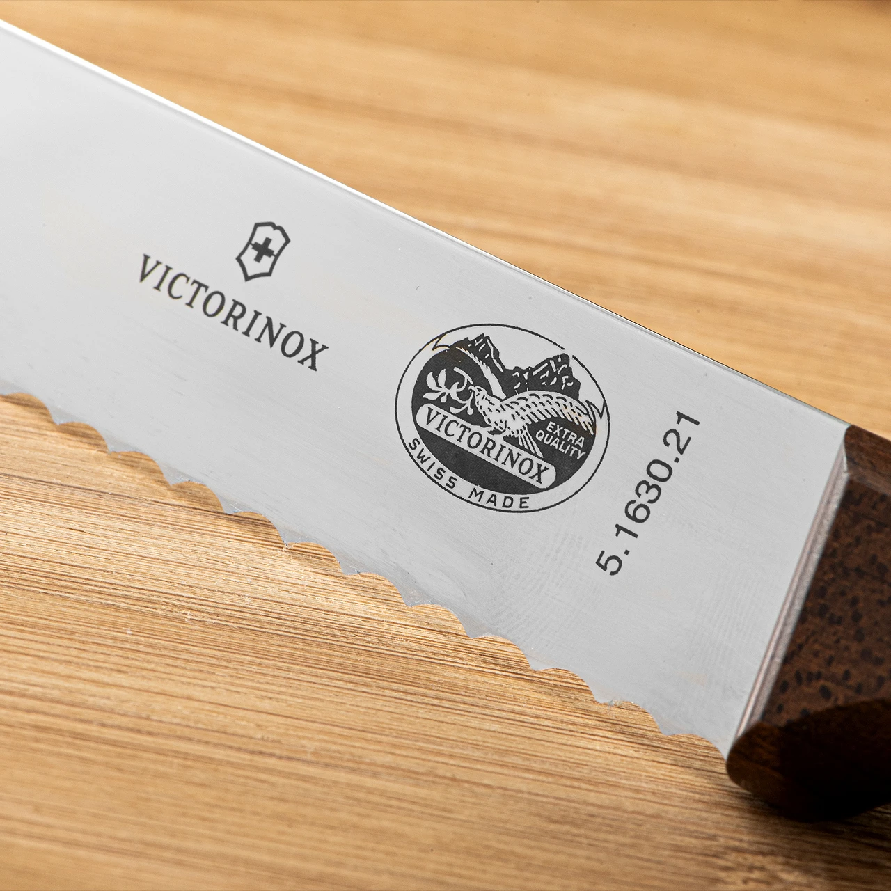 Victorinox Wood Bread Knife 2 Victorinox Wood Bread Knife - Image 2