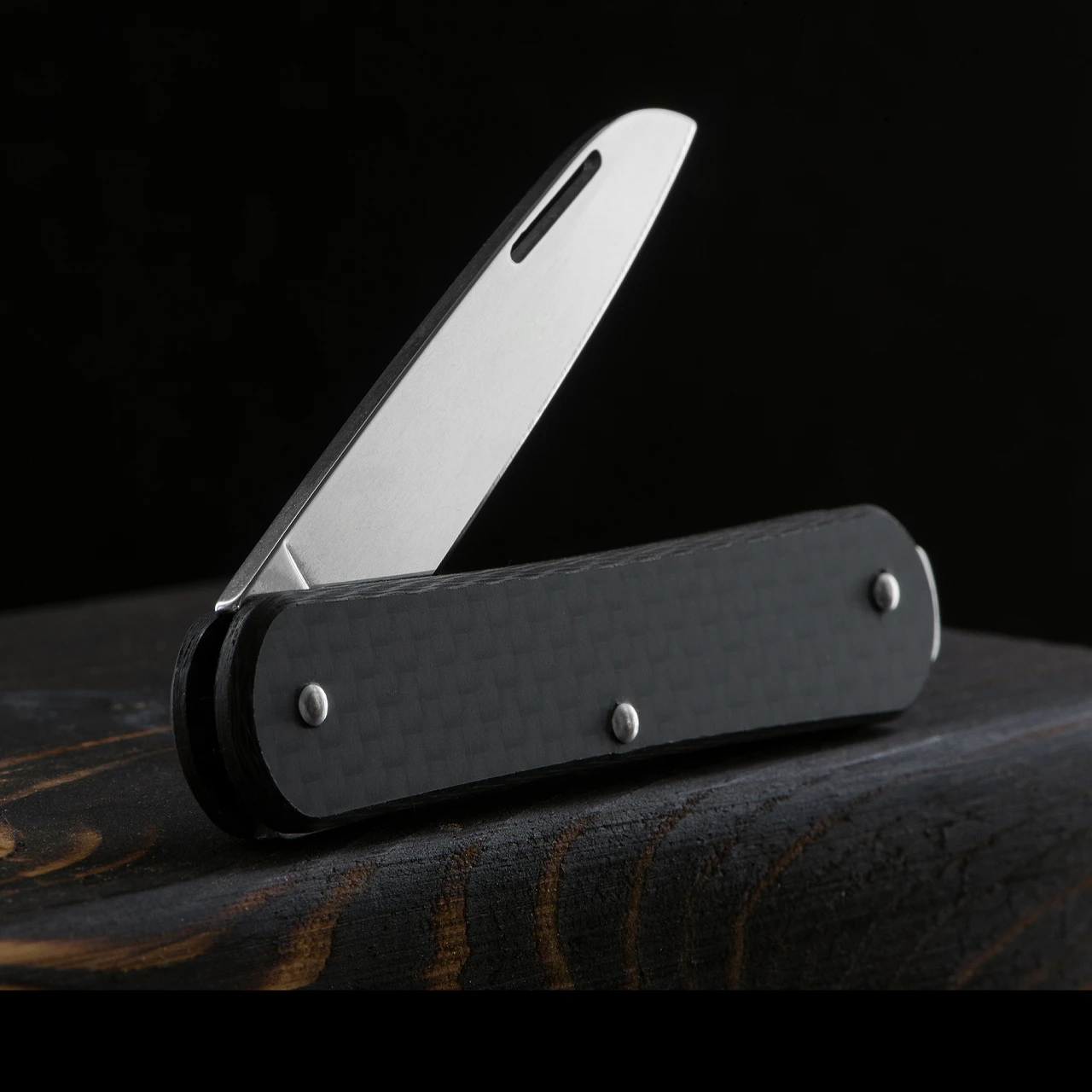 Fox Vulpis 1 Carbon Fibre Penknife 4 Fox Vulpis 1 Carbon Fibre Penknife - Image 4