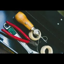 Speedy Stitcher Coarse Waxed Thread #150 -Knives Shop detail5 2 83258.1587391930