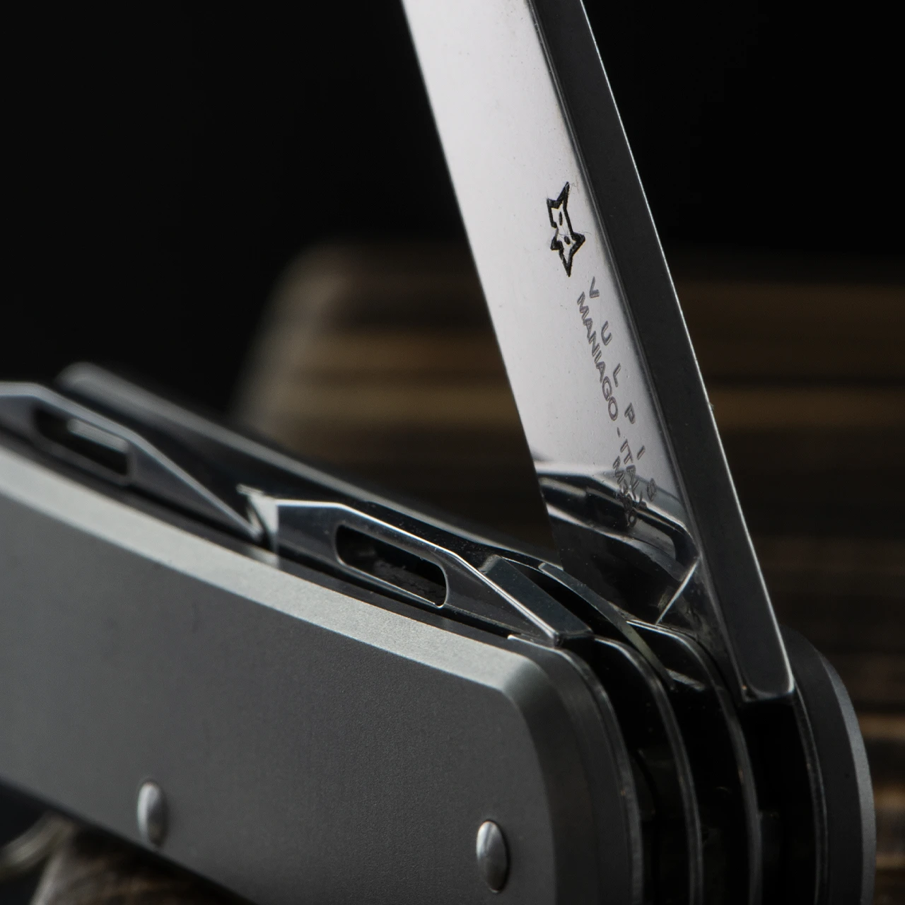 Fox Vulpis 4 Scissor Titanium Penknife 1 Fox Vulpis 4 Scissor Titanium Penknife